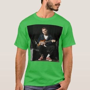 Camiseta Sentarse con una guitarra