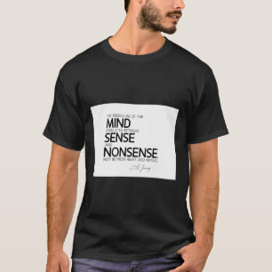 Camiseta sentido y tontería - carl jung Classic T-Shirt2.pn