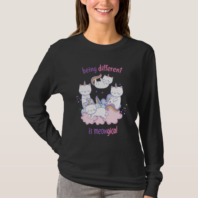 Camiseta Ser diferente es meowgical Gato unicornio divertid (Anverso)