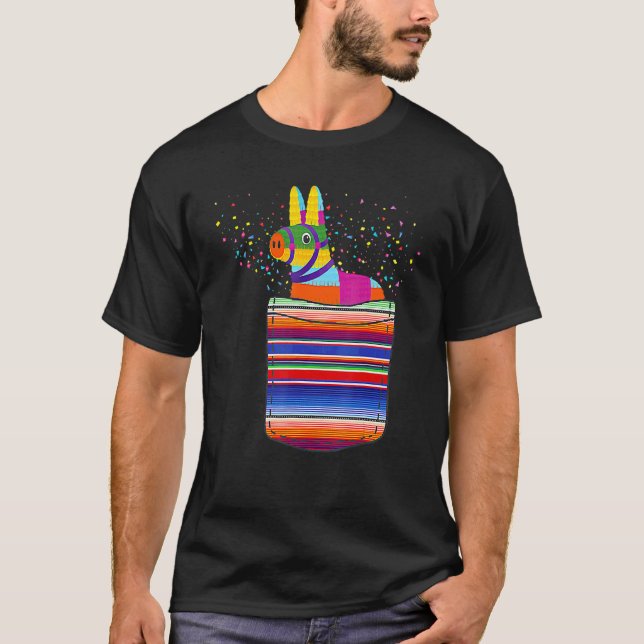 Camiseta Serape Pocket Pinata mexicano buscando en México (Anverso)