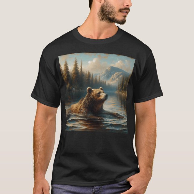 Camiseta Serene Bear Scene By Stream - Tranquil Arte Forest (Anverso)