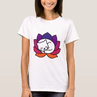 Camiseta Serene Cat Lotus Ilustracion