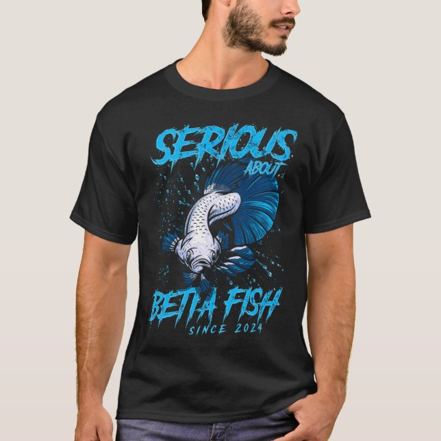 Camiseta Serio Sobre El Dueño De Peces Betta Desde 2024 (Anverso)