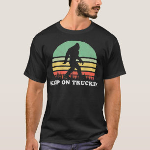 Camiseta Sesenta Y Siete En Truckin Retro