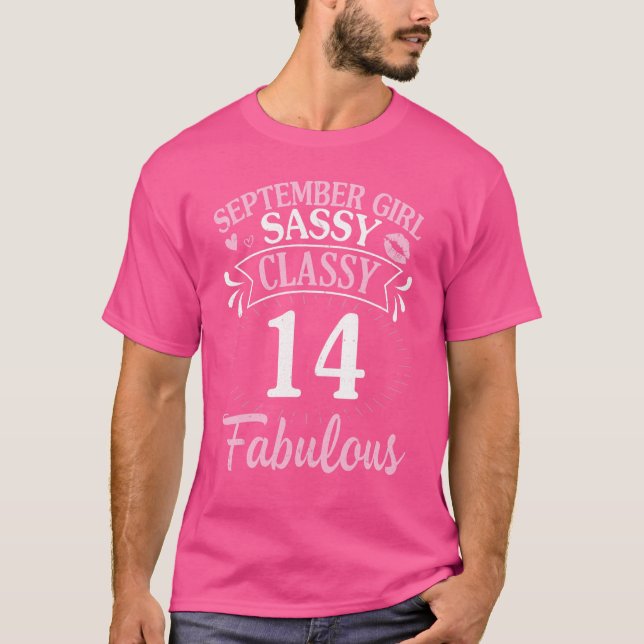 Camiseta Setiembre Chica Sassy Clásico A Los 14 Años Fabulo (Anverso)