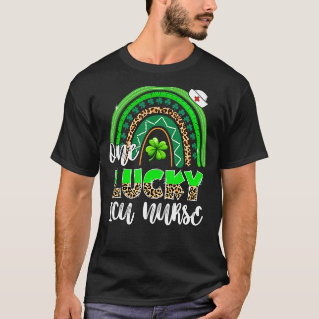Camiseta Shamrock arcoiris Un Lucky Icu Enfermero Leopardo  (Anverso)