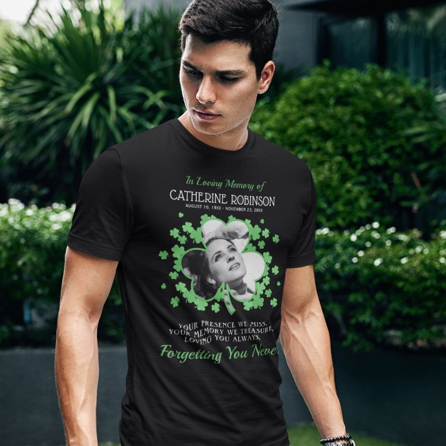 Camiseta Shamrock Clover Photo Funeral T-Shirt (Subido por el creador)