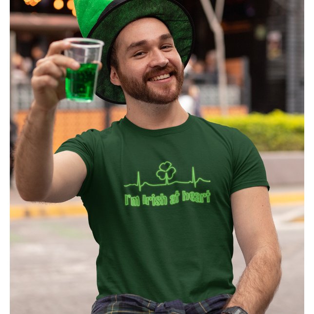Camiseta Shamrock Heartbeat St Patrick's Day (Subido por el creador)