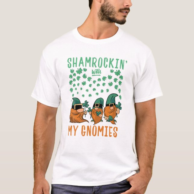Camiseta Shamrockin' con mis gnomies el día de San Patricio (Anverso)
