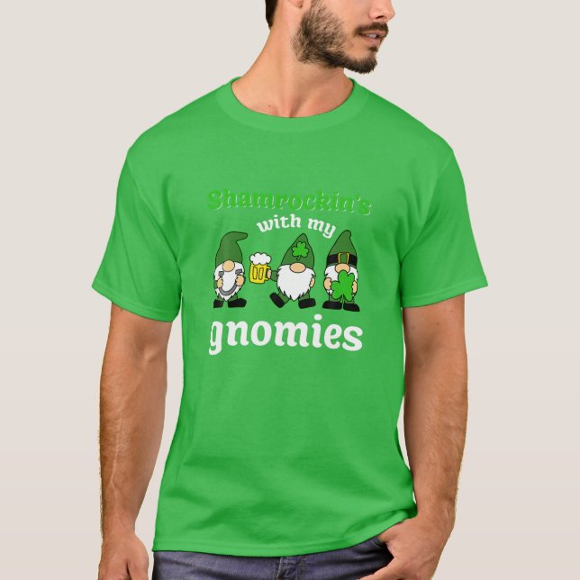 Camiseta Shamrockin' con mis gnomos St. Patrick's Day Gnom (Anverso)