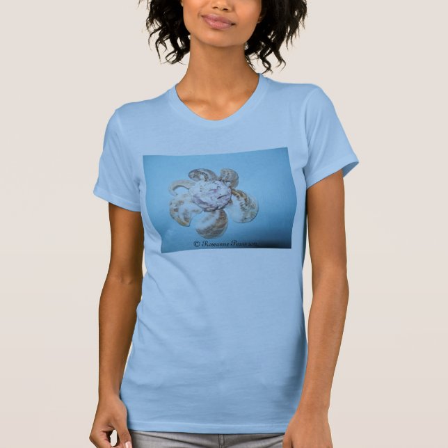 Camiseta (ShellFlowerOnBlue) RFPMDesigns ©️ 2012 (Anverso)