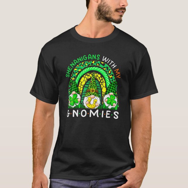 Camiseta Shenanigans con mi gnomies Rainbow Leopard St Pat (Anverso)