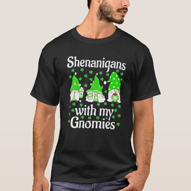 Camiseta Shenanigans con mis gnomos (Anverso)