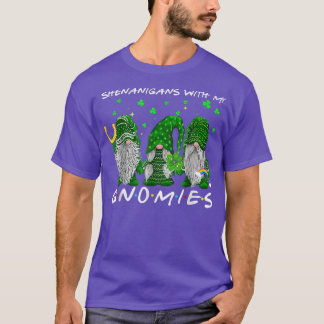 Camiseta Shenanigans con mis gnomos St Patrick's Day Shamr