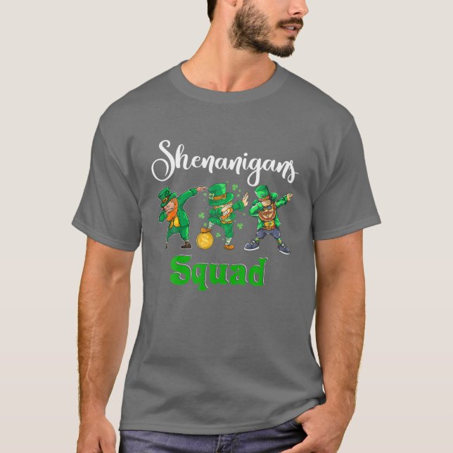 Camiseta Shenanigans Squad Funny Patrick's Day Dabbing Lepr (Anverso)