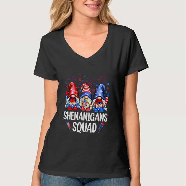 Camiseta Shenanigans Squad Gnomes USA Independence Day 4th  (Anverso)
