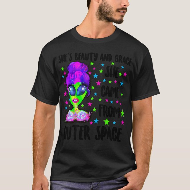 Camiseta Shes Beauty Y Grace Vino De La Fu Del Espacio Ultr (Anverso)