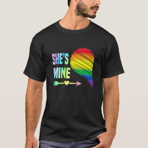Camiseta Shes Mine Couple Heart Pride Lgbt Lesbiana Matc