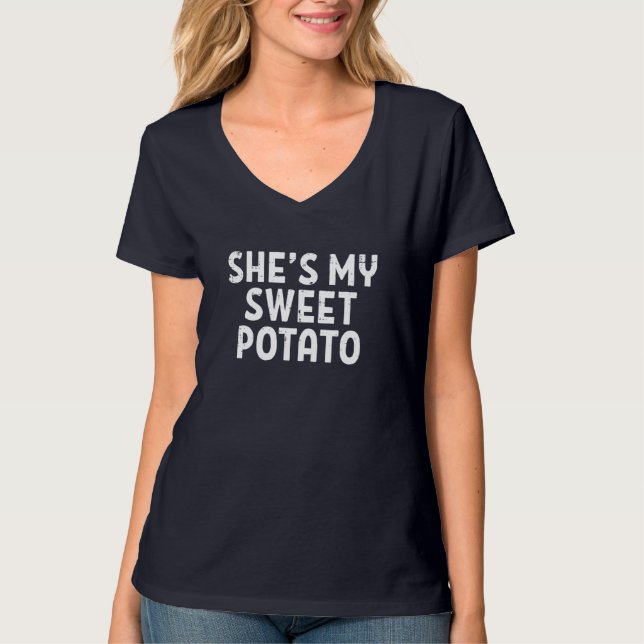 Camiseta Shes My Sweet Potato Mateo Parejas Acción de Graci (Anverso)