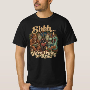 Camiseta Shhh Estamos Intentando Leer Cryptid Bigfoot Mothm