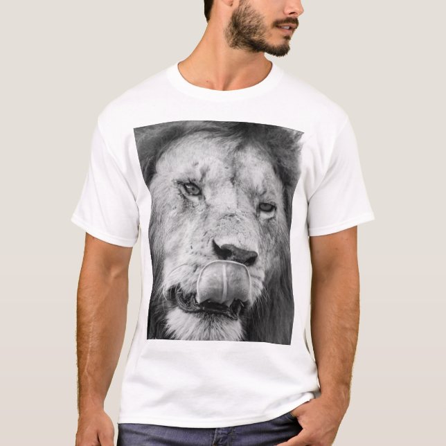 Camiseta Show Your Strength with Our Lion Print Shirt (Anverso)