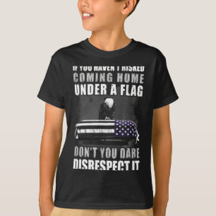 Camiseta Si no has arriesgado volver a casa bajo una bander