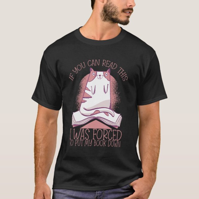 Camiseta Si Puedes Leer Esto Me Obligaron A Poner Mi Libro  (Anverso)