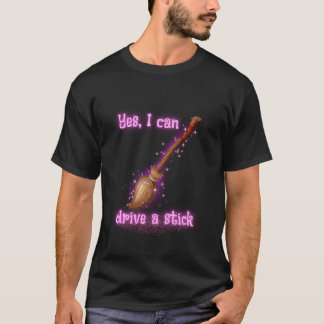 Camiseta Sí, puedo conducir un palo divertido Halloween esp