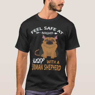 Camiseta Siente Seguro Por La Noche Duerme Con Un Pastor Al