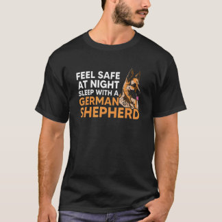 Camiseta Siéntete Seguro De Noche Dormiendo Con Perro Pasto