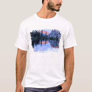 Camiseta Sierra aserrada, Idaho. EE. UU. Cúmulos