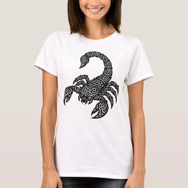 Camiseta Sigilo de Escorpio — Tatuaje de Zodiaco Mítico (Anverso)