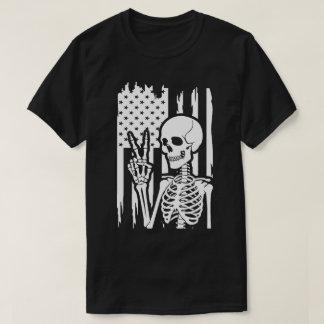 Camiseta Signo de paz esqueleto con la angustiada bandera e