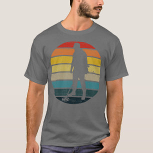 Camiseta Silhouette de detector metalizado en un retro Su c