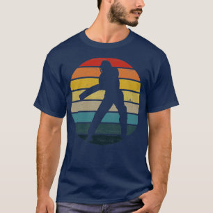 Camiseta Silhouette De Jugador De Cricket En Un Su Retro Mo