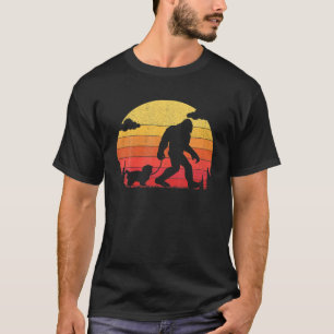 Camiseta Silhouette Retro Bigfoot Walking Shih Tzu Dog