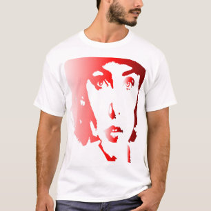 Camiseta Silhuette roja, el rostro de una mujer con gorra