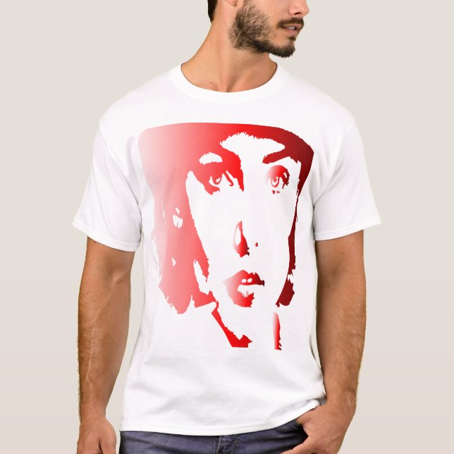 Camiseta Silhuette roja, el rostro de una mujer con gorra (Anverso)