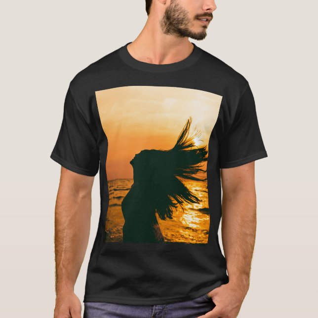 Camiseta Silueta chica, puesta de sol en el mar, libertad. (Anverso)