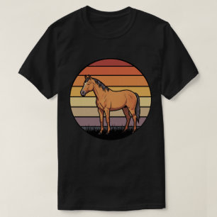 Camiseta Silueta de caballo majestuoso - Franjas de puesta 
