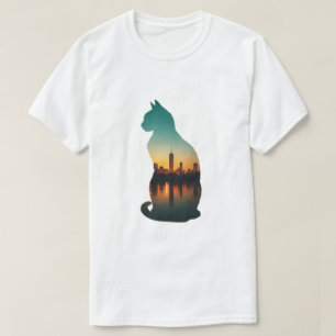 Camiseta Silueta de gato atardecer urbano