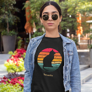 Camiseta Silueta de gato negro sobre arcoiris angustiado