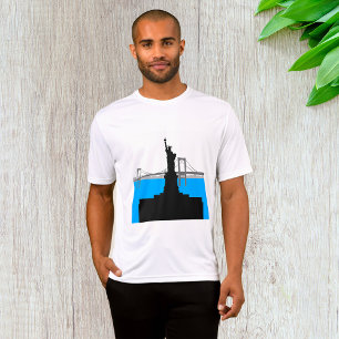 Camiseta Silueta de la Estatua de la Libertad en el horizon