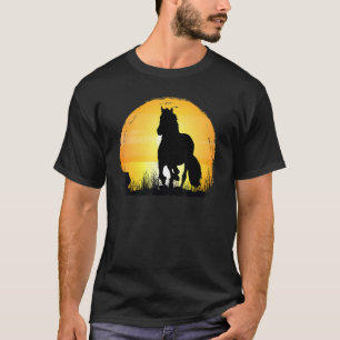 Camiseta Silueta de raza de caballo al atardecer Andaluz