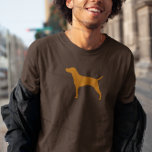 Camiseta Silueta de raza de perro de Vizsla húngara<br><div class="desc">Esta silueta de Vizsla está disponible en varios estilos de camisetas para hombres, mujeres, niños y bebés. Silueta de perro naranja quemada. Un regalo genial para los amantes húngaros de Vizsla para cualquier ocasión. Echa un vistazo a Doodle World de Jenn para más diversión en ropa de raza de perro...</div>