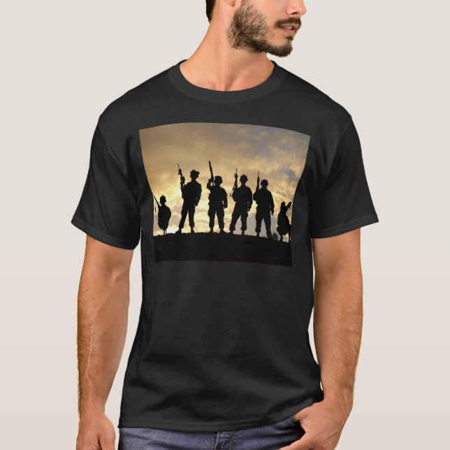 Camiseta Silueta de soldados en la 101ª División Aérea (Anverso)