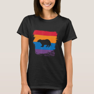 Camiseta Silueta de sombra de insignia con bandera colorida