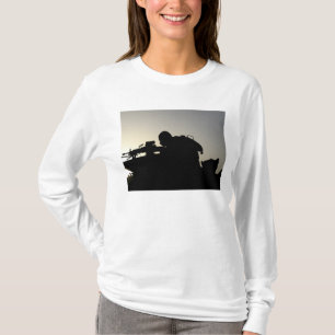 Camiseta Silueta de un arma automática de escuadrón