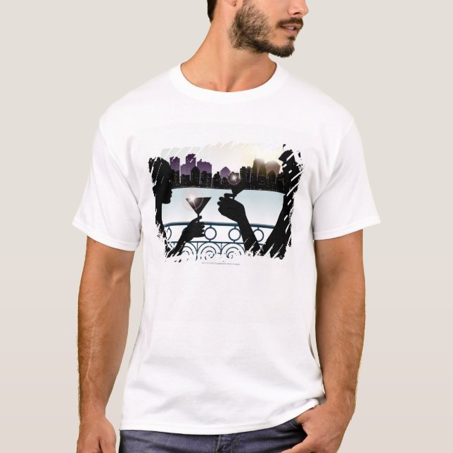 Camiseta Silueta de un par que tuesta los vidrios de (Anverso)