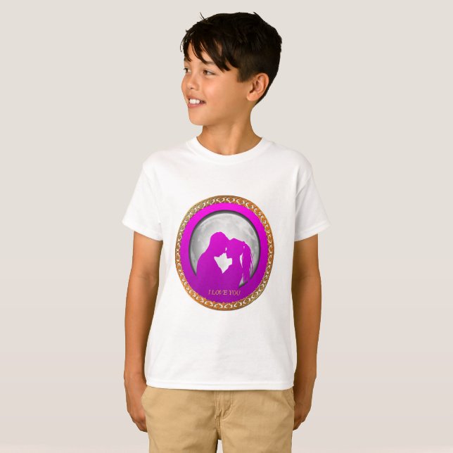 Camiseta Silueta rosa de pareja joven besándose entre sí (Anverso completo)